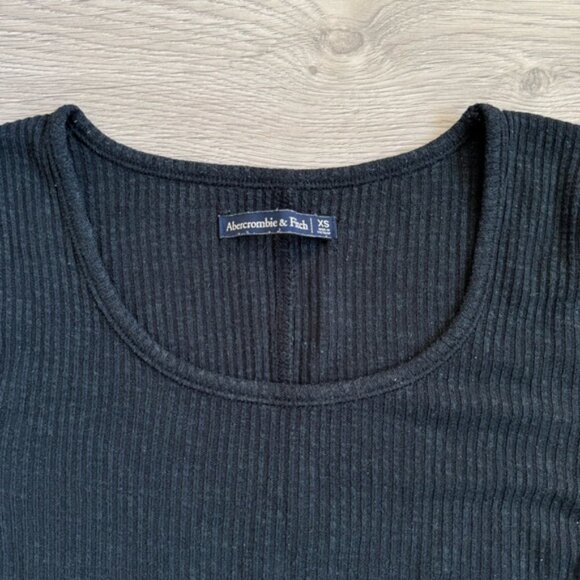 Women’s Abercrombie & Fitch Black Ribbed Short Sleeve Top - Picture 2 of 4